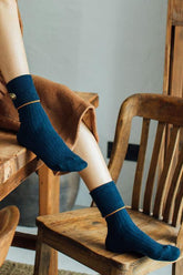Dicke Socken mit Knöpfen